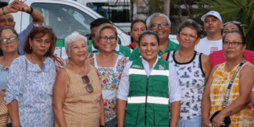 Pone en marcha Blanca Merari el programa "Puerto Morelos brilla" para modernizar el alumbrado público