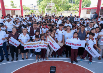 Entrega Mara Lezama domo en primaria “Rufo Figueroa”