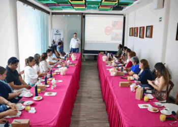 Refuerza Playa del Carmen apoyo a emprendedores y empresarios en reunión con SINDEMEX
