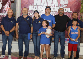 Inaugura Atenea Gómez la Liga Maya de Básquetbol en Isla Mujeres