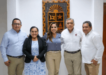 Mara Lezama y Rolando López, director de la DGETI, anuncian creación y construcción del CBTIS 301 en Cancún