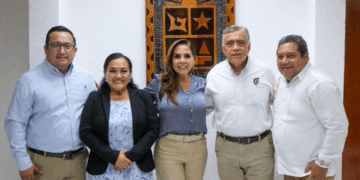 Mara Lezama y Rolando López, director de la DGETI, anuncian creación y construcción del CBTIS 301 en Cancún