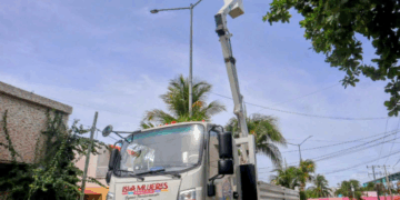 Mejora Atenea Gómez alumbrado público en beneficio de las familias de Isla Mujeres