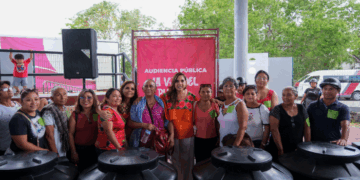 Mara Lezama atiende a habitantes de Cozumel en audiencia “La Voz del Pueblo”