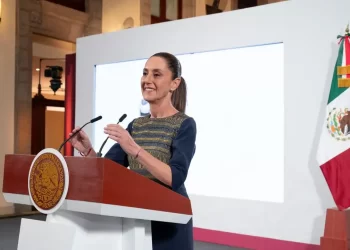 Claudia Sheinbaum propone reforma integral que reconozca el papel de los migrantes en EE.UU.