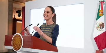 Claudia Sheinbaum propone reforma integral que reconozca el papel de los migrantes en EE.UU.