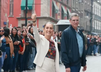 Emite Claudia Sheinbaum su voto en la primera elección judicial