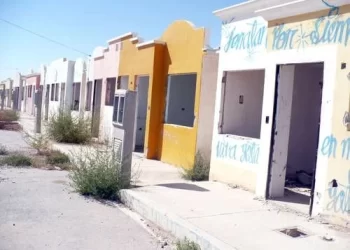 Gobierno analiza plan para regularizar 800 mil viviendas abandonadas