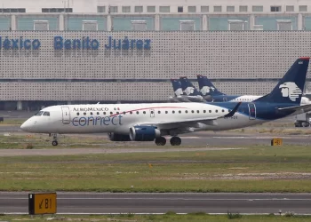 Amaga la aviación; Otro frente de Trump contra México