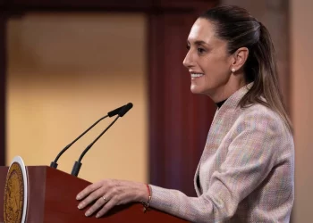 Claudia Sheinbaum destaca ahorro histórico de 50 mil mdp en compra de medicamentos