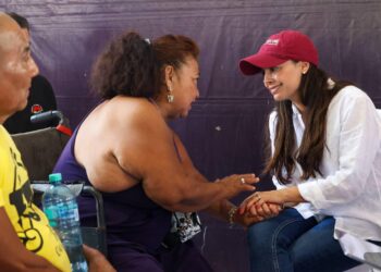 Ana Paty Peralta atiende a cancunenses en “Jornada de Atención Ciudadana”