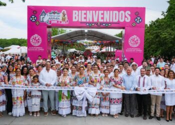 Inauguran Mara Lezama y Estefanía Mercado la Feria del Carmen 2025