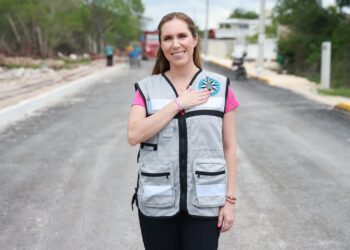 Supervisa Atenea Gómez pavimentación en la colonia San Valentín en Ciudad Mujeres