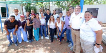 Ana Paty Peralta supervisa COBUS 220 para fomentar el desarrollo social