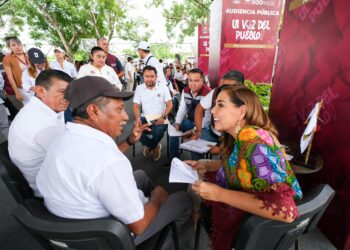 Mara Lezama transforma vidas en audiencia “La Voz del Pueblo”