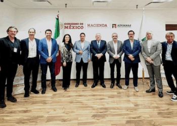 Empresarios Tulum y la Riviera Maya reconocen al titular de la Agencia Nacional de Aduanas, Rafael Marín Mollinedo