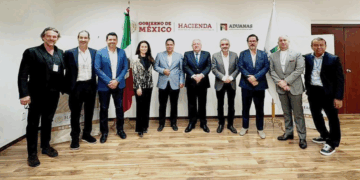 Empresarios Tulum y la Riviera Maya reconocen al titular de la Agencia Nacional de Aduanas, Rafael Marín Mollinedo