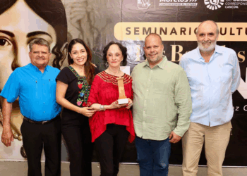 Homenaje es rendido a Leona Vicario