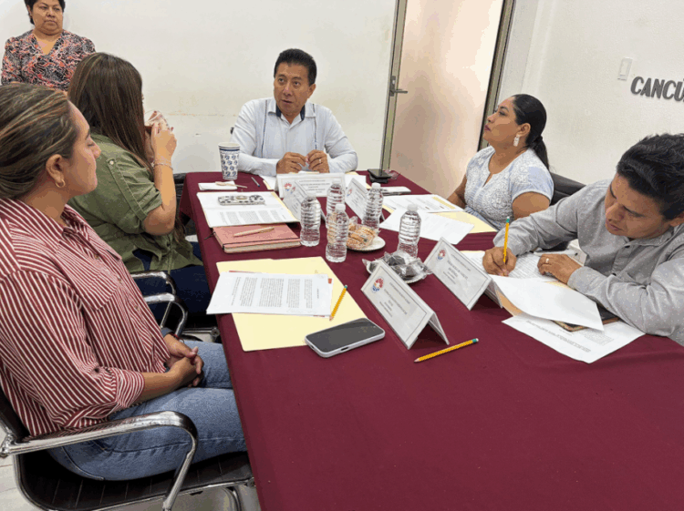 Va Chucho Pool por descanso digno para trabajadores que laboran de pie en Cancún