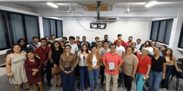 IEQROO imparte plática "Las netas de la democracia"