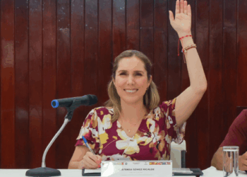 Aprueba Cabildo de Isla Mujeres reglas de operación para programas de entregas de computadoras y láminas de zinc