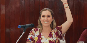 Aprueba Cabildo de Isla Mujeres reglas de operación para programas de entregas de computadoras y láminas de zinc