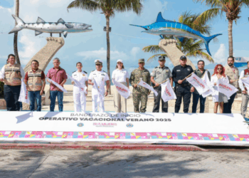 Encabeza Atenea Gómez banderazo de inicio del Operativo Vacacional de Verano 2025 en Isla Mujeres