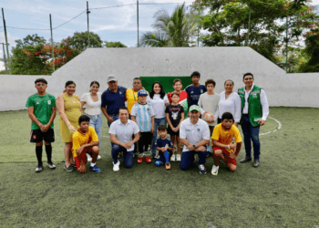 Anuncia Blanca Merari rehabilitación de cancha de fútbol 7 en Leona Vicario
