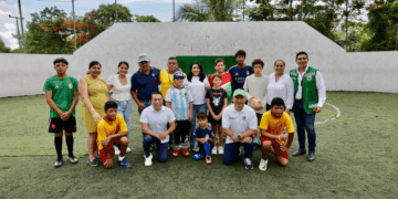 Anuncia Blanca Merari rehabilitación de cancha de fútbol 7 en Leona Vicario