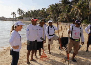 Reconoce Atenea Gómez labor invaluable de Zofemat en la limpieza y conservación de playas en Isla Mujeres