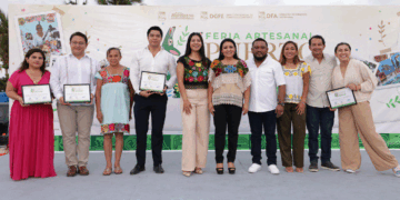 Blanca Merari inaugura la Feria Artesanal "Puerto Mágico"