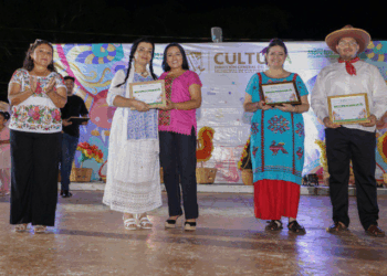 En la cuarta edición del Mosaico Cultural disfrutan de la Guelaguetza en Leona Vicario