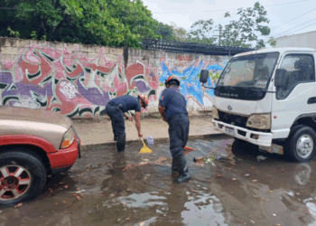 Despliega Gobierno de Estefanía Mercado operativo “Tormenta” ante intensas lluvias en Playa del Carmen