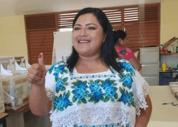 Regidora de Lazaro Cardenas agrede a su cuñada para expulsarla de su casa