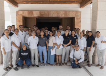 Refuerza Gobierno de Isla Mujeres protección de las tortugas marinas con pláticas de sensibilización al sector hotelero