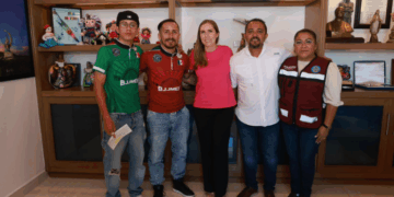 Acerca Atenea Gómez el Gobierno a las familias isleñas con el nuevo programa “Miércoles con la Gente"