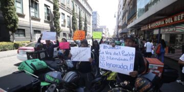 Rechaza Claudia Sheinbaum aumento en tarifas de Uber; tienen “ganancias impresionantes”, dice