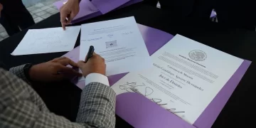 INE reanuda sesión extraordinaria para entrega de constancias de mayoría