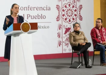 Pronta intervención de la secretaría de Buenrostro evitó corrupción en compra de medicamentos: Sheinbaum