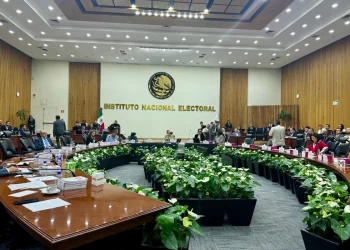 Ex consejeros y ex magistrados piden al INE amplio consenso para la reforma electoral