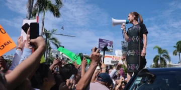 Bajó la pobreza porque apoyamos a los que menos tienen: Sheinbaum