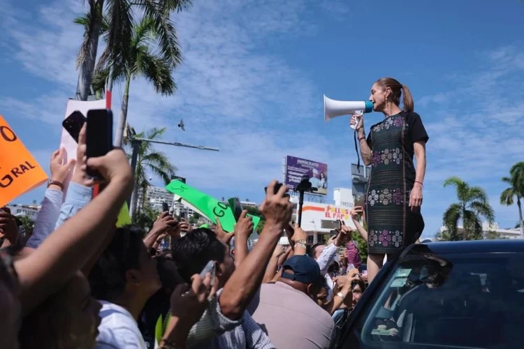 Bajó la pobreza porque apoyamos a los que menos tienen: Sheinbaum