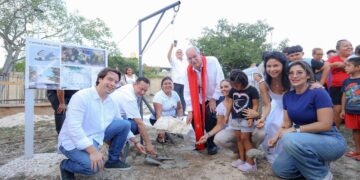 Asiste Ana Paty Peralta a primera piedra de Capilla “Niño Dios” en Sacbé