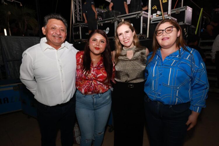 Isla Mujeres celebró con gran éxito el 175 Aniversario de su Fundación con Edwin Luna y La Trakalosa de Monterrey