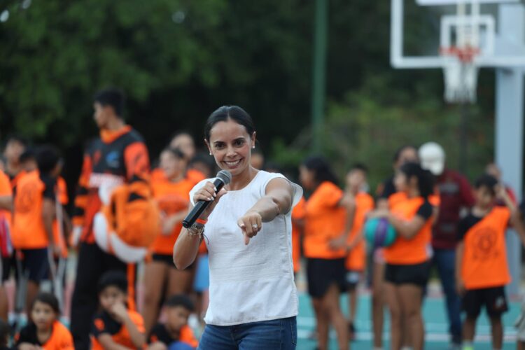 Cumple Ana Paty Peralta con el rescate de espacios deportivos