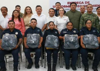 Atenea Gómez Ricalde fortalece la seguridad en Isla Mujeres con entrega de uniformes y equipamiento policial en el C2 de Costa Mujeres