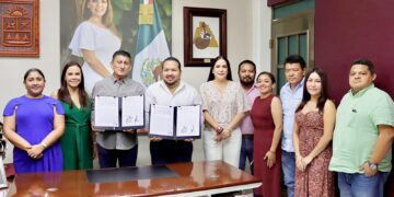 TEQROO y Ayuntamiento de Bacalar firman convenio para fortalecer la cultura democrática