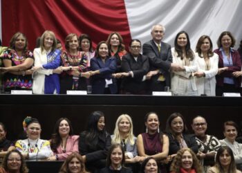 "No habrá marcha atrás" en política social a favor de las mujeres: Gobernación
