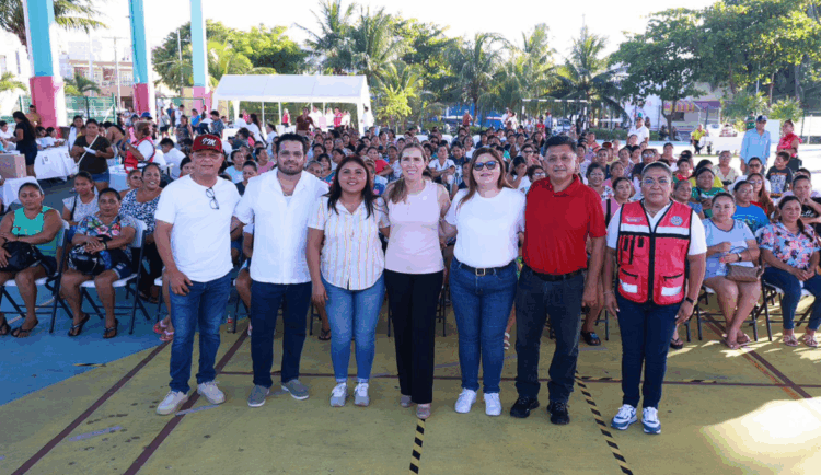 Fortalece Atenea Gómez el bienestar de las mujeres con entrega de apoyos alimentarios del programa “Isleña de Corazón”