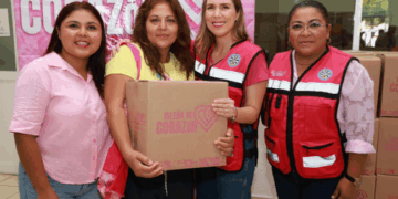 Entrega Atenea Gómez apoyos alimentarios del Programa “Isleña de Corazón” en Zona Continental